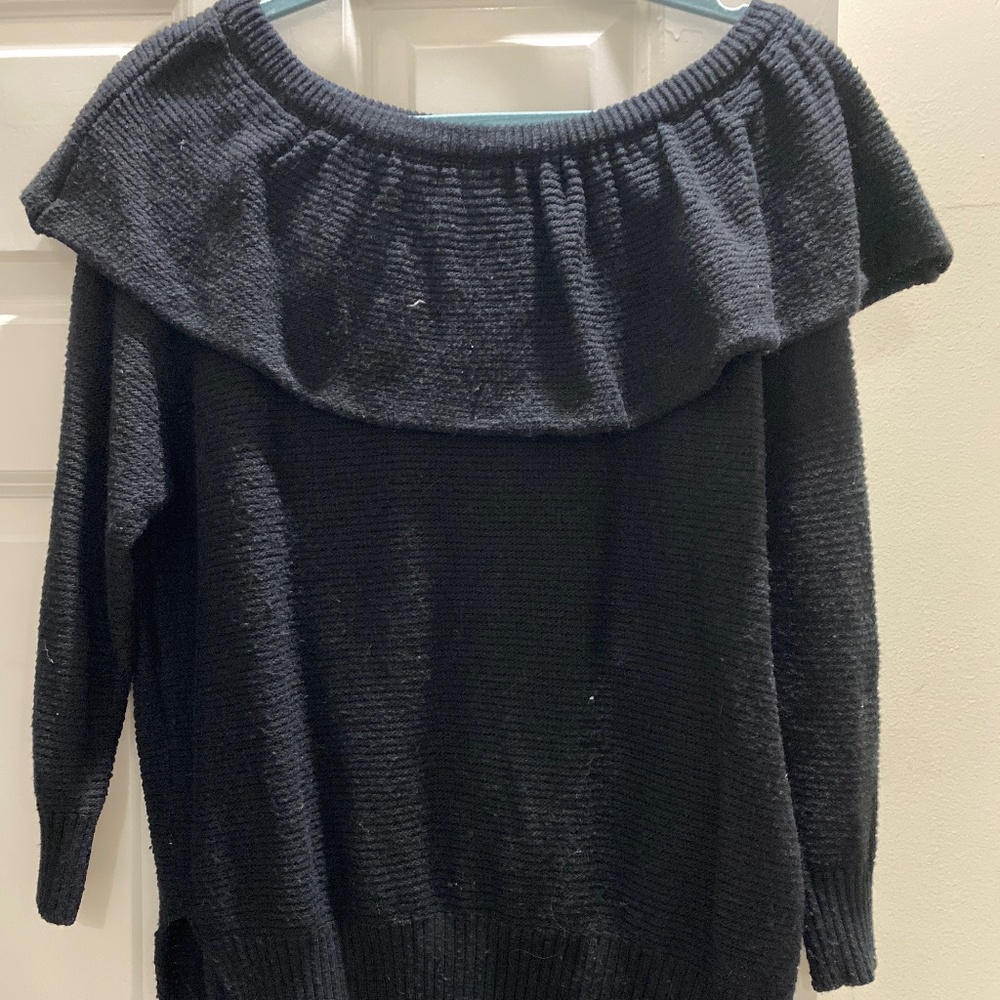 TCEC off the shoulder sweater